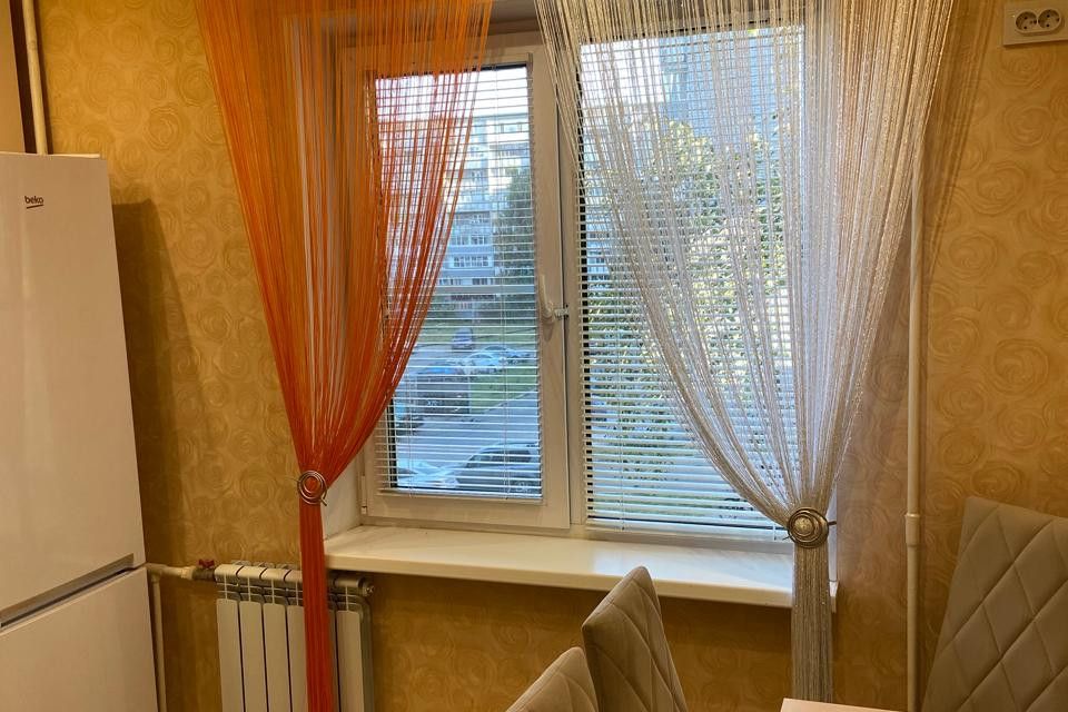 Продаётся 4-комнатная квартира, 67.9 м²