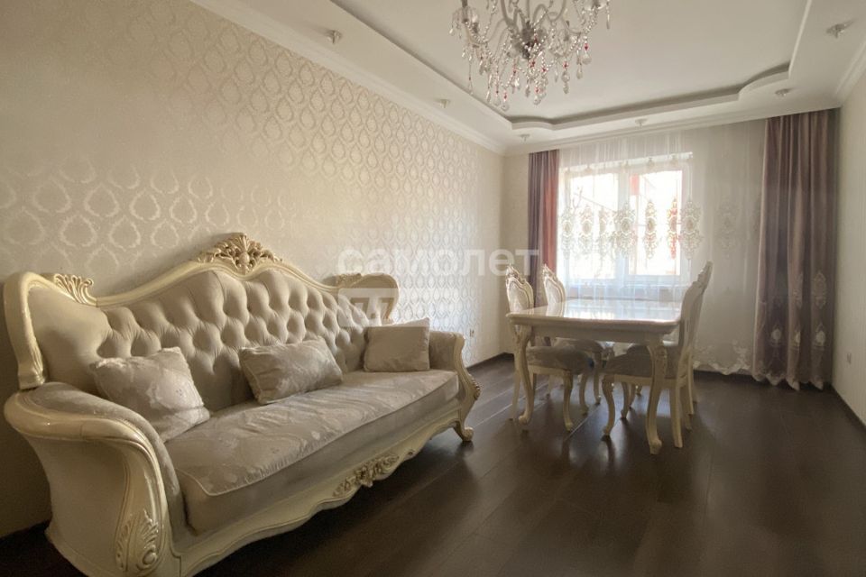 Продаётся 3-комнатная квартира, 98 м²