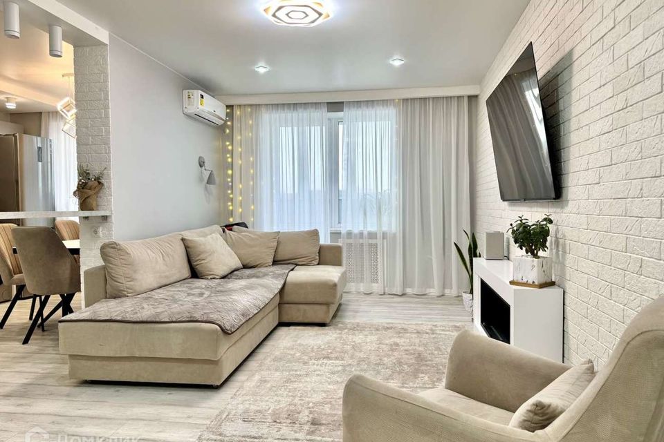 Продаётся 4-комнатная квартира, 90.7 м²