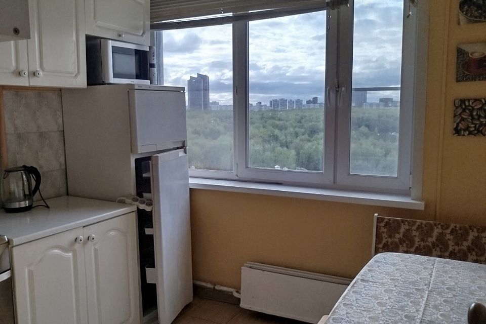Продаётся 4-комнатная квартира, 69.7 м²