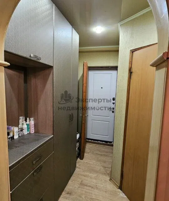 Продаётся 3-комнатная квартира, 40.7 м²