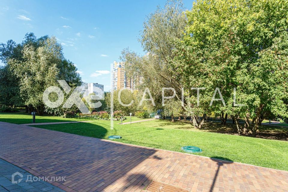Продаётся 4-комнатная квартира, 150.7 м²