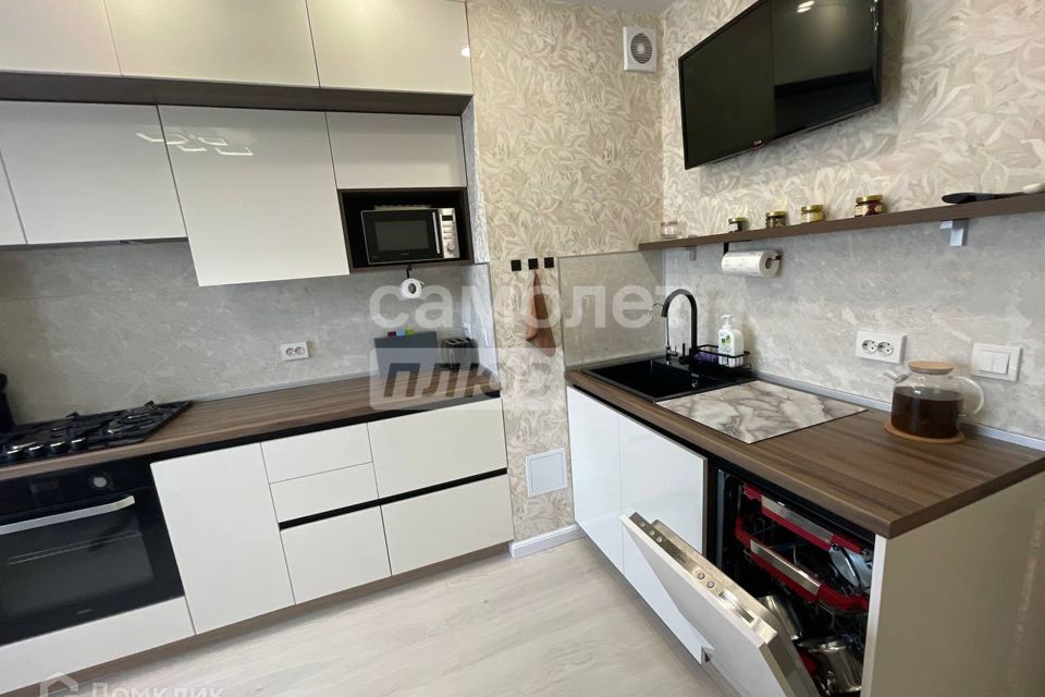 Продаётся 3-комнатная квартира, 62.3 м²