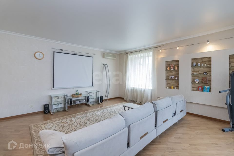 Продаётся 6-комнатная квартира, 310.2 м²