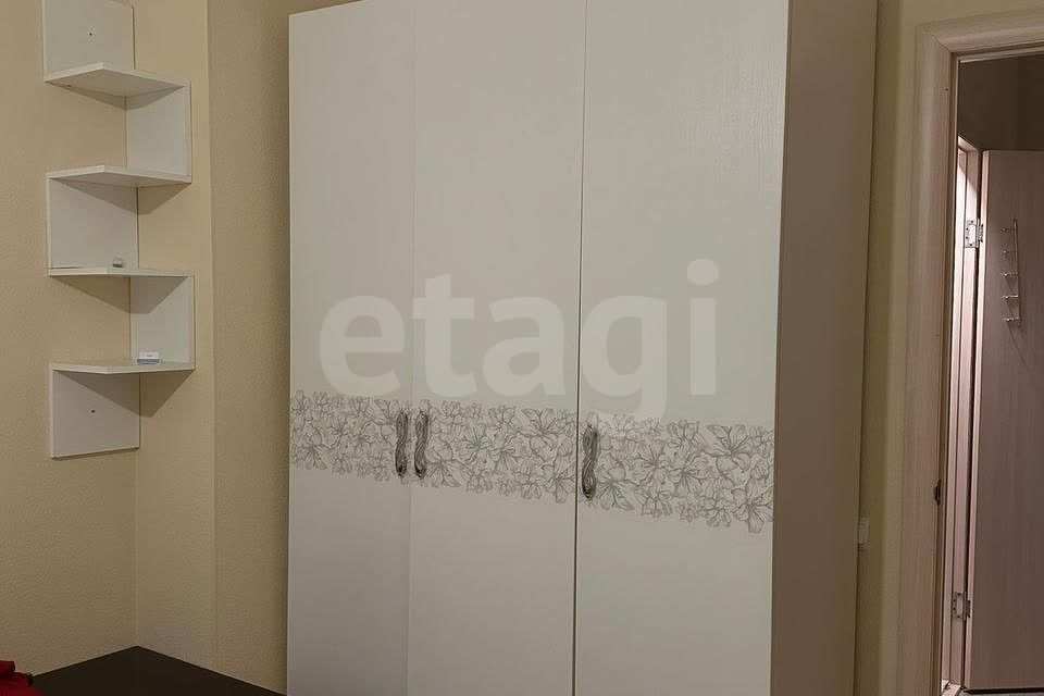 Продаётся 1-комнатная квартира, 43.8 м²