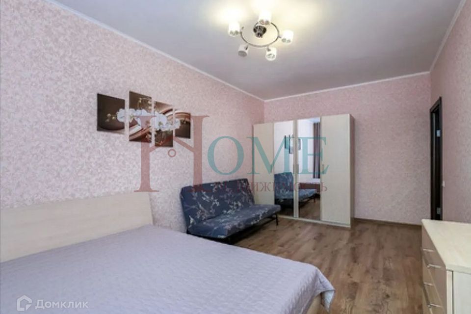 Сдаётся 2-комнатная квартира, 65 м²