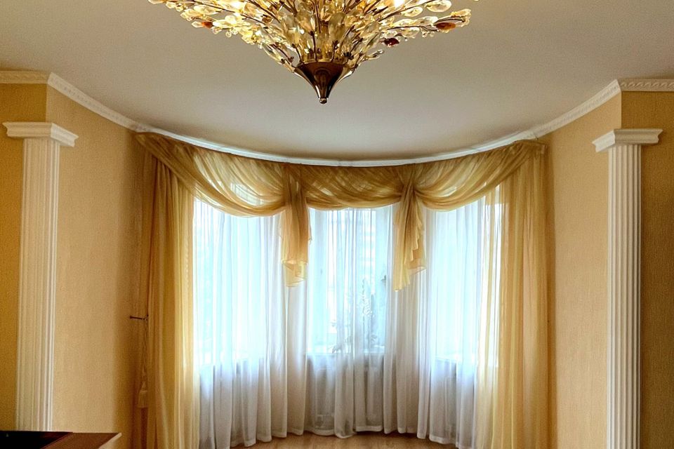 Продаётся 3-комнатная квартира, 167 м²