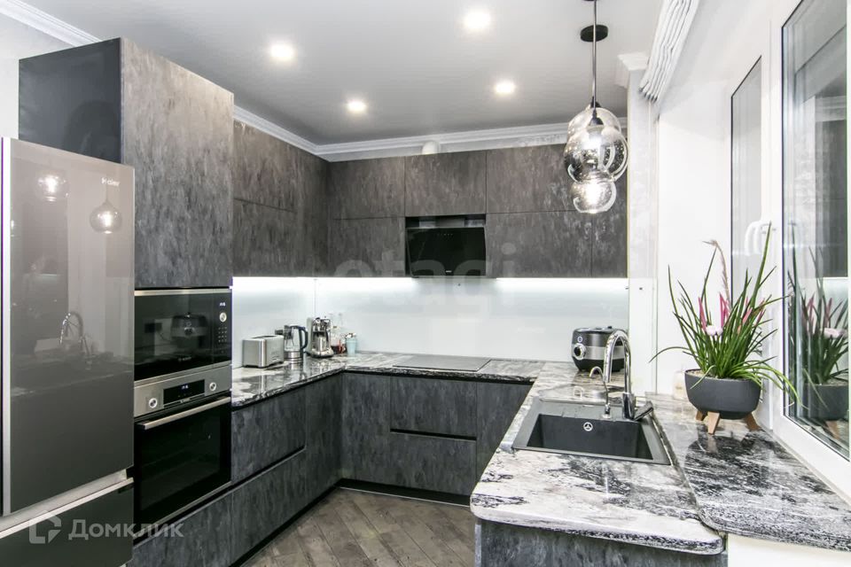 Продаётся 3-комнатная квартира, 90 м²
