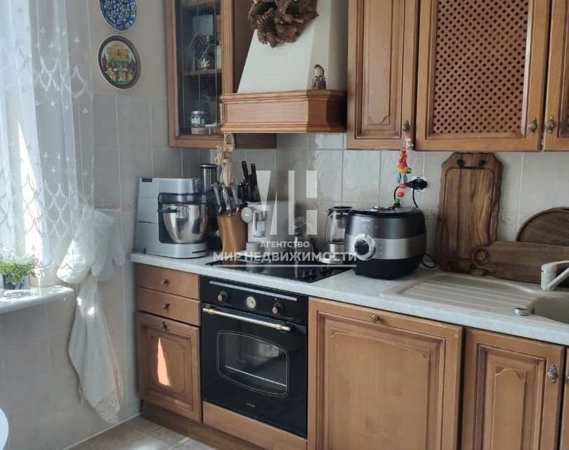 Сдаётся 5-комнатная квартира, 140 м²