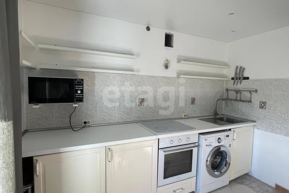 Продаётся 3-комнатная квартира, 90.4 м²
