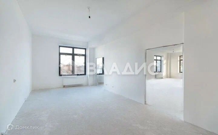 Продаётся 3-комнатная квартира, 100.4 м²