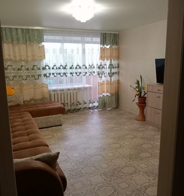 Продаётся 4-комнатная квартира, 77.5 м²
