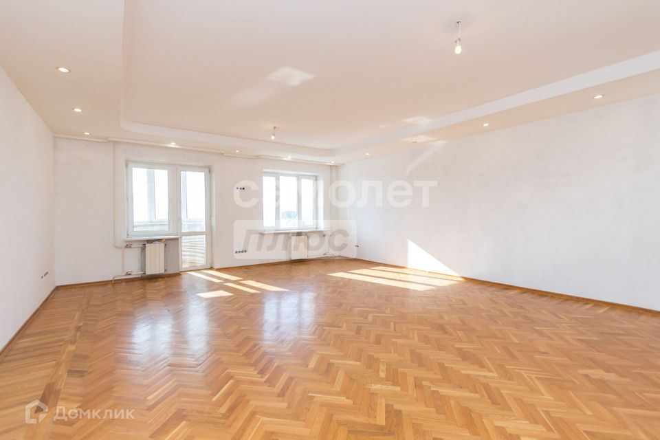 Продаётся 3-комнатная квартира, 125 м²