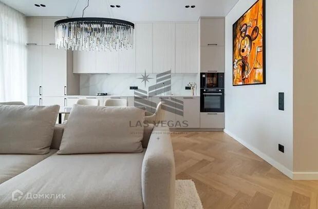 Сдаётся 2-комнатная квартира, 85 м²