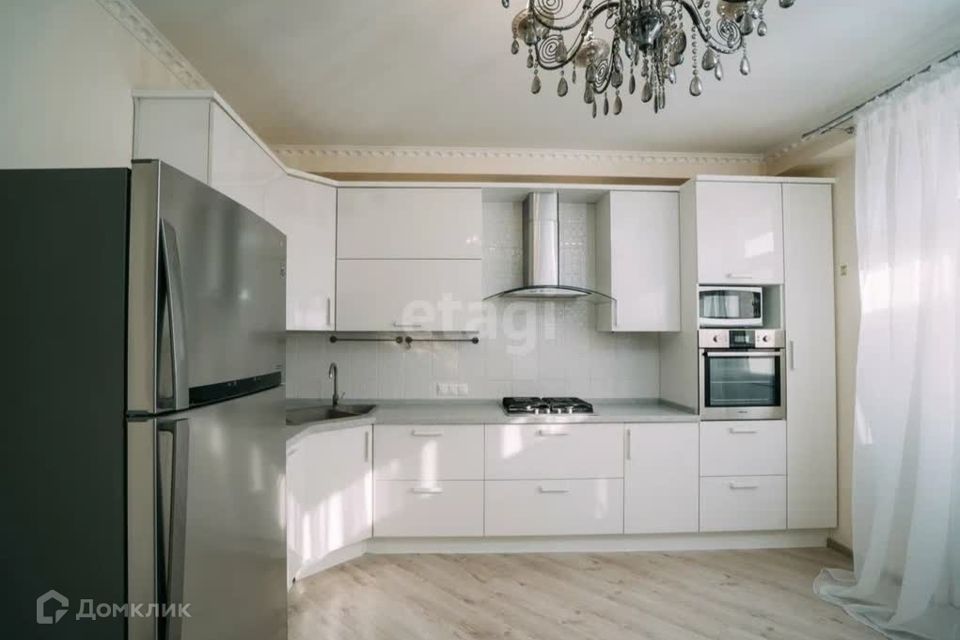 Продаётся 4-комнатная квартира, 114.1 м²