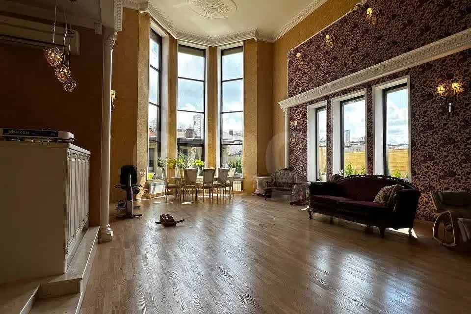 Продаётся 2-этажный дом, 516 м²