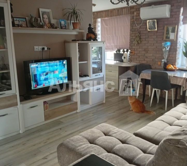 Продаётся 3-комнатная квартира, 56 м²