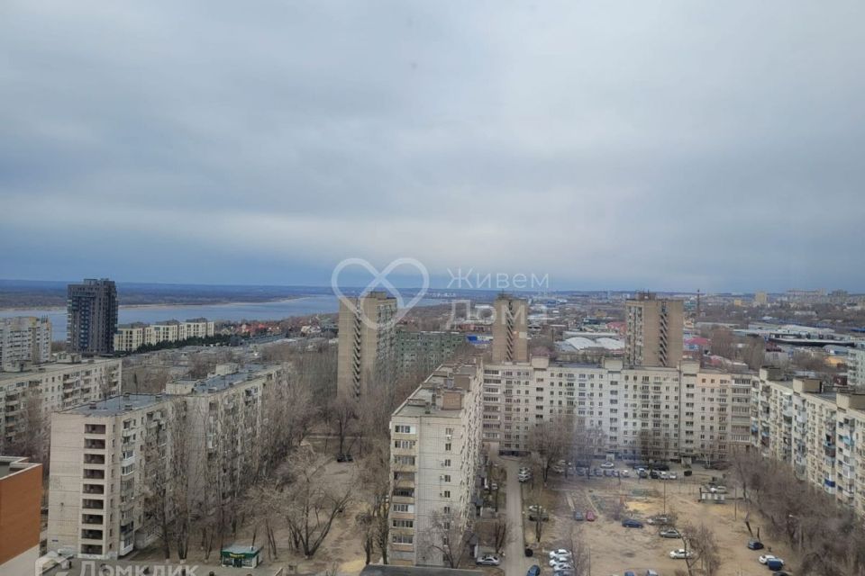 Продаётся 1-комнатная квартира, 67.6 м²