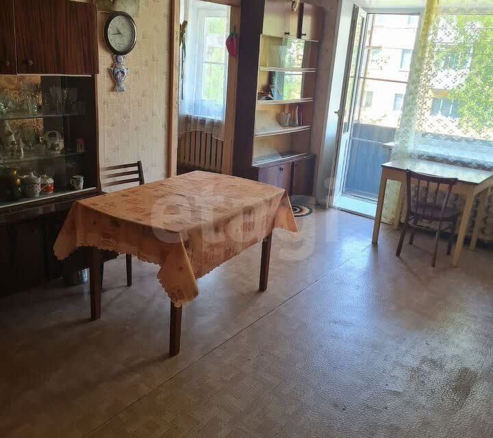 Продаётся 3-комнатная квартира, 42.4 м²