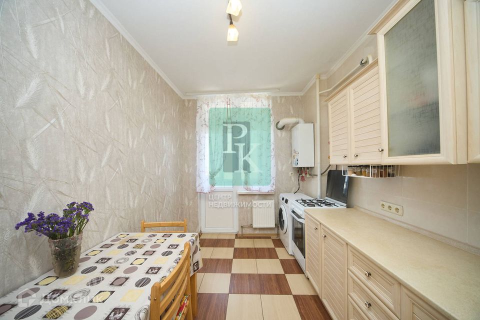 Продаётся 1-комнатная квартира, 43 м²