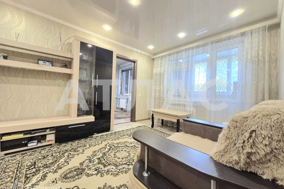 Продаётся 3-комнатная квартира, 57.3 м²