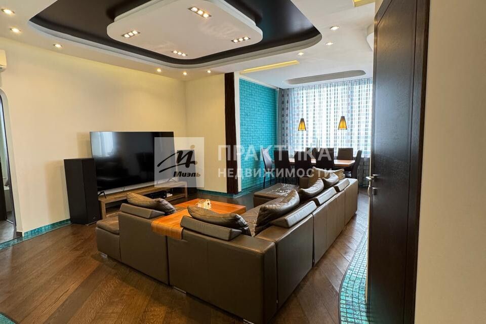 Продаётся 4-комнатная квартира, 115.6 м²