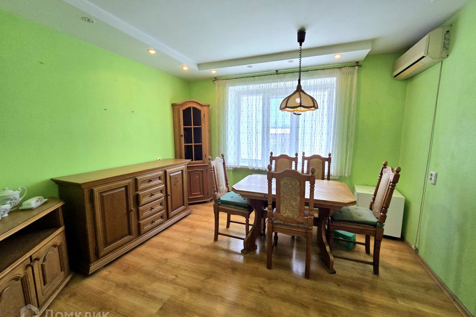 Продаётся 4-комнатная квартира, 94.5 м²