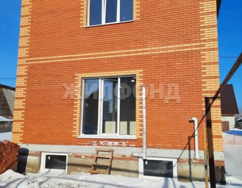 Продаётся 3-этажный дом, 201.1 м²