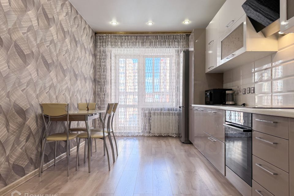 Сдаётся 2-комнатная квартира, 70 м²