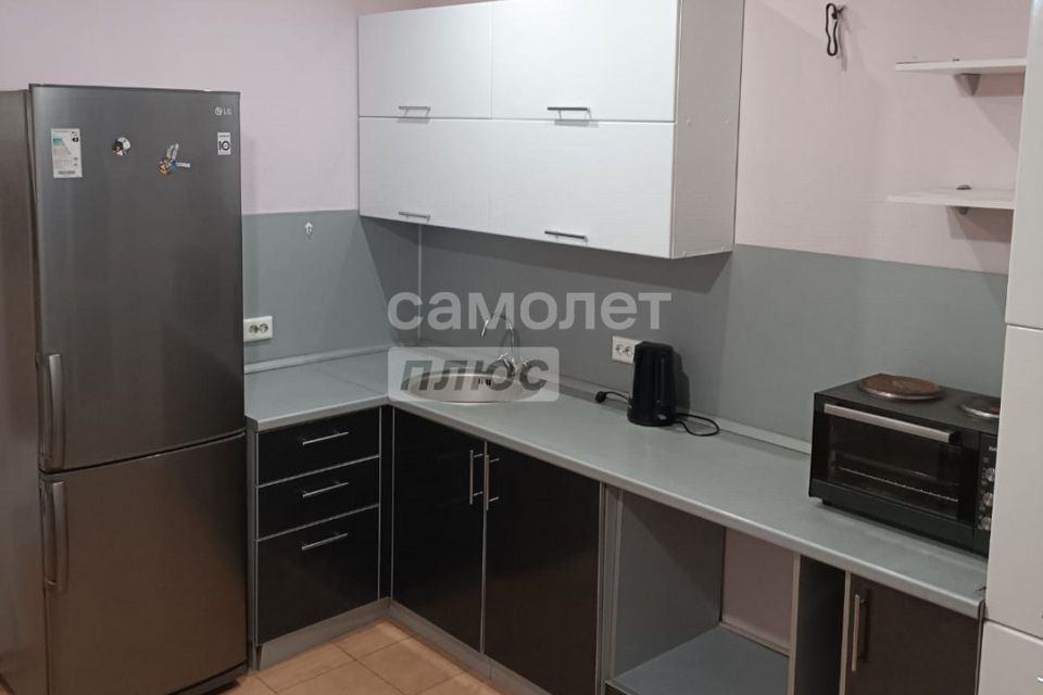 Продаётся 1-комнатная квартира, 42.6 м²