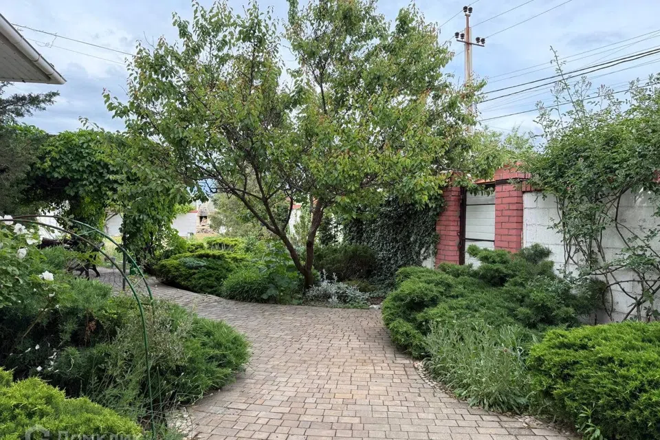 Продаётся 2-этажный дом, 156 м²