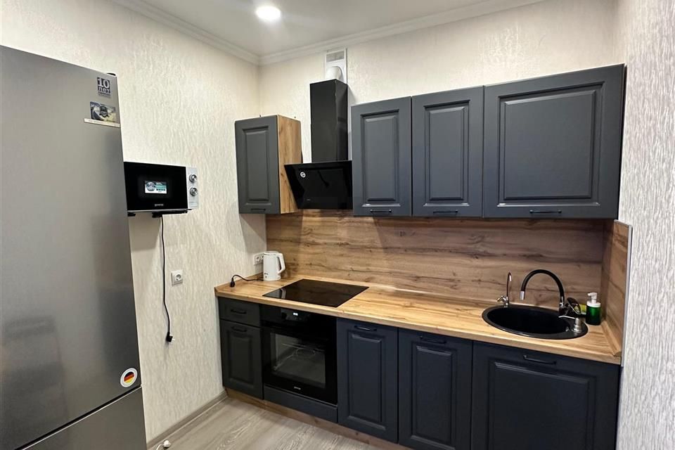 Продаётся 1-комнатная квартира, 42 м²