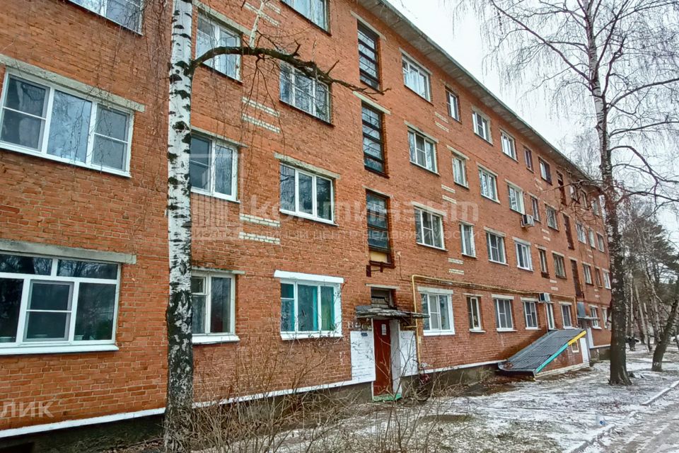 Продаётся комната в 4-комн. квартире, 12.8 м²