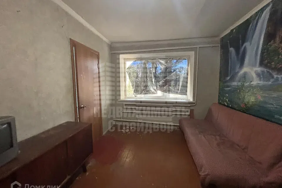 Продаётся 3-комнатная квартира, 45.7 м²