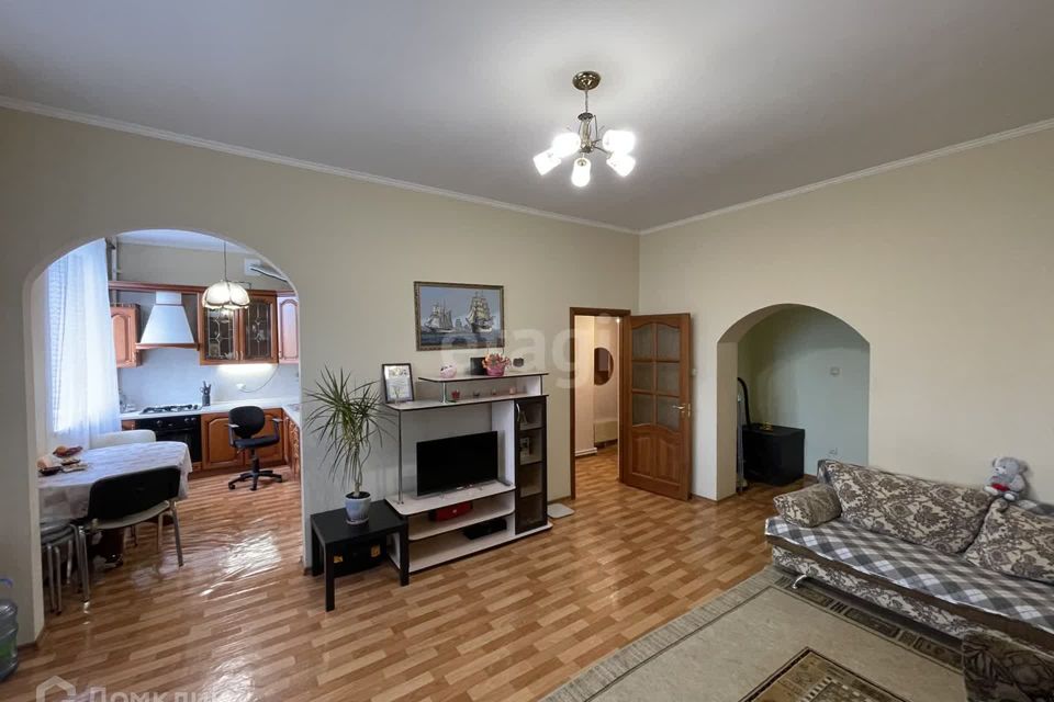 Продаётся 2-комнатная квартира, 61.1 м²