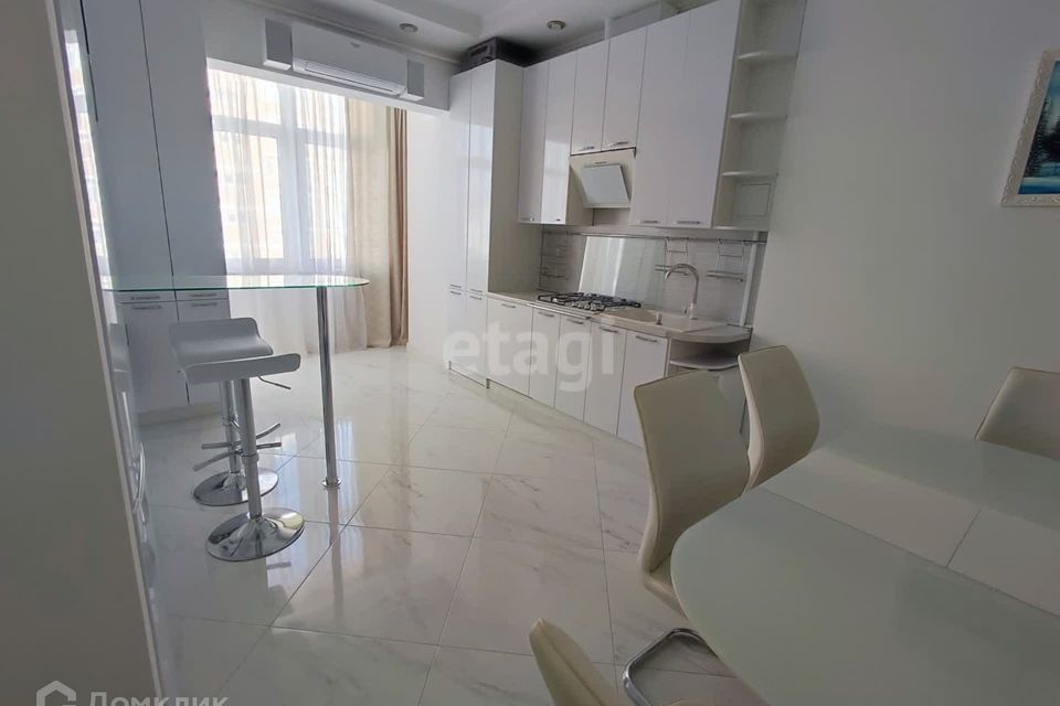 Продаётся 3-комнатная квартира, 100.5 м²