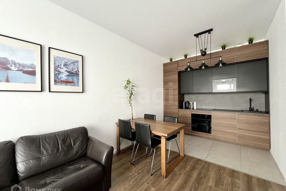 Продаётся 2-комнатная квартира, 65.8 м²