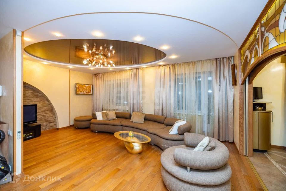 Продаётся 3-комнатная квартира, 117.4 м²