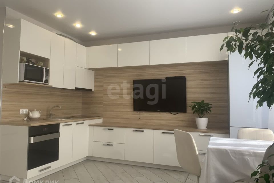 Продаётся 1-комнатная квартира, 51 м²