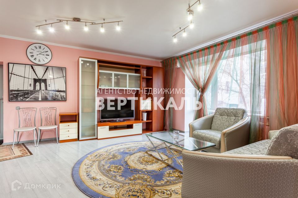 Сдаётся 2-комнатная квартира, 65 м²