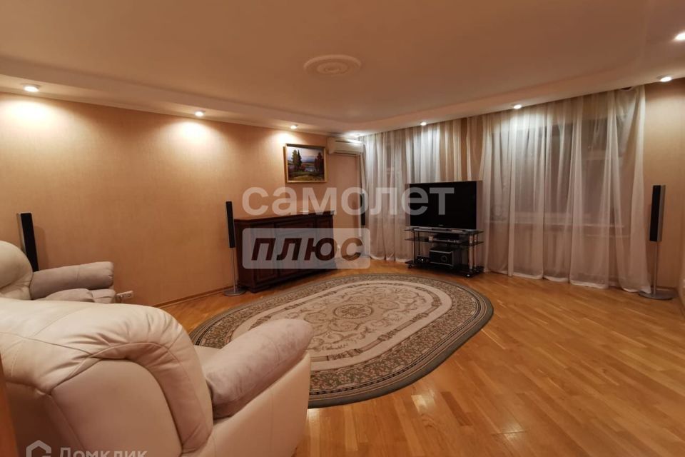 Продаётся 4-комнатная квартира, 118.8 м²