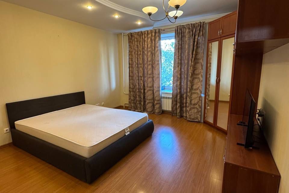 Сдаётся 1-комнатная квартира, 42 м²