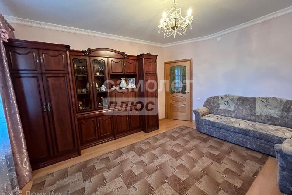 Продаётся 4-комнатная квартира, 110 м²