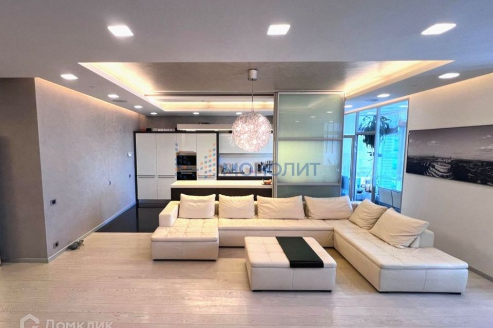 Продаётся 5-комнатная квартира, 202.9 м²
