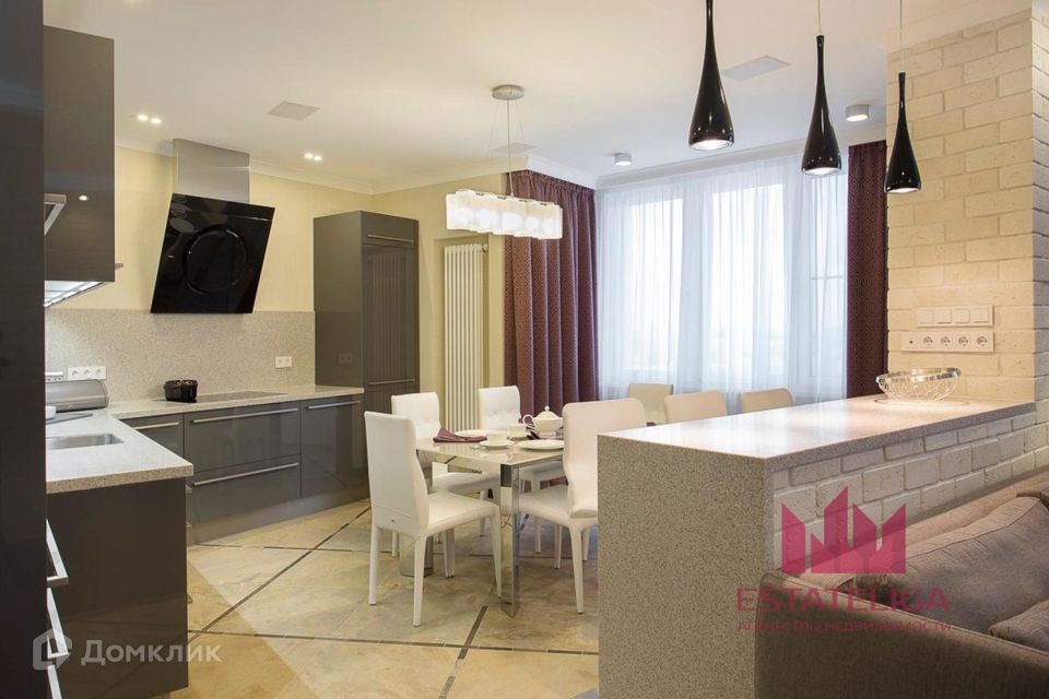 Сдаётся 4-комнатная квартира, 118 м²