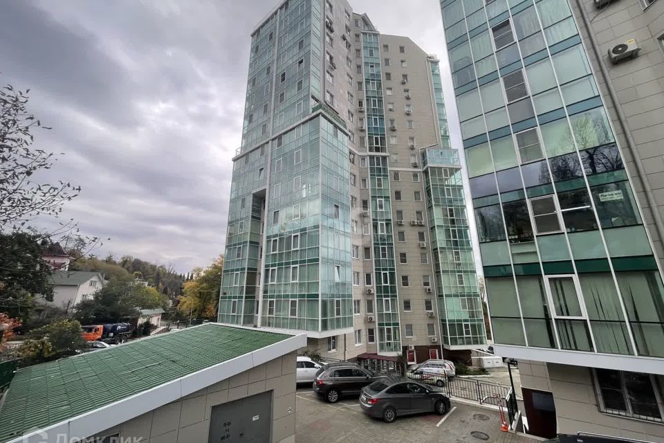 Продаётся 4-комнатная квартира, 161.1 м²