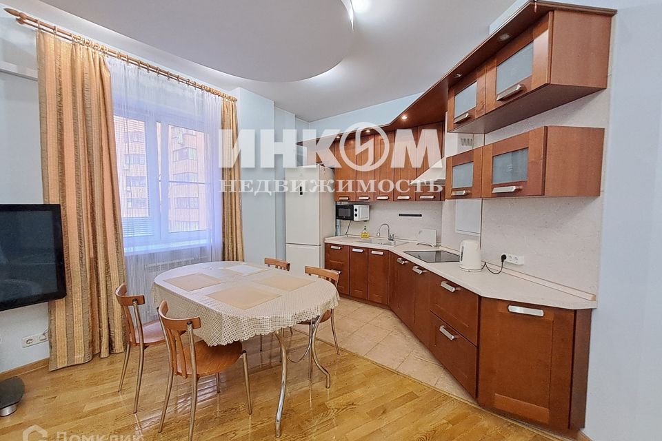 Сдаётся 2-комнатная квартира, 77.3 м²