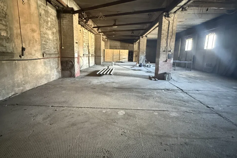 Сдаётся производственное помещение, 400 м²