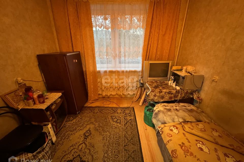 Продаётся комната в 3-комн. квартире, 10.2 м²