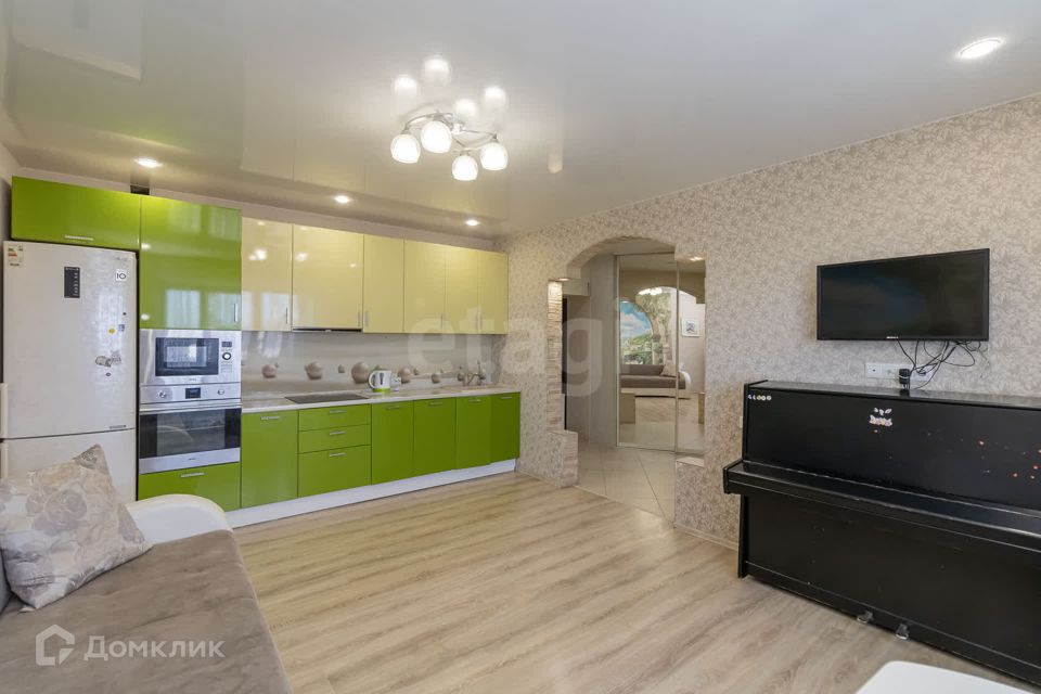 Продаётся 2-комнатная квартира, 81.2 м²